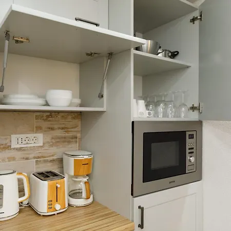 Aki Junior Apartment2 * Braşov